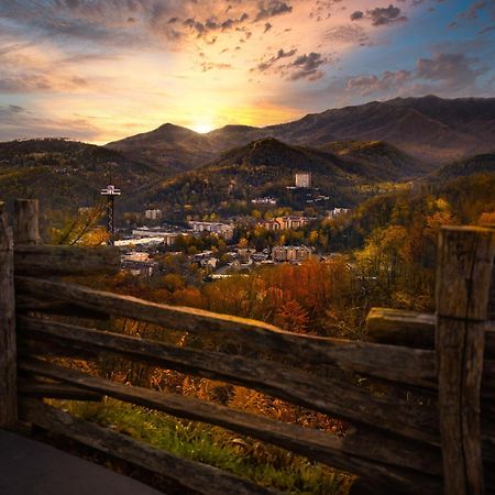Her Majesty'S Way, Awesome Mtn Views, 1089 Free Tickets Each Paid Day, Dollywood And More แกตลิงเบิร์ก ภายนอก รูปภาพ